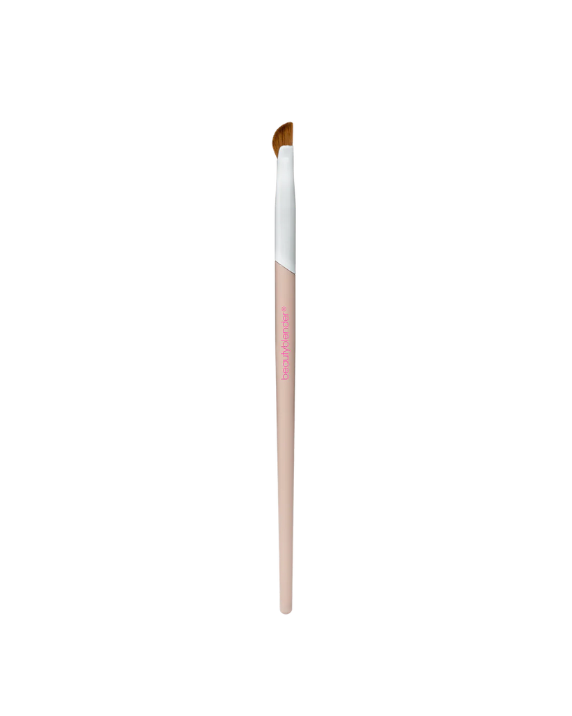 Beautyblender Wing Man Curved Eyeliner Brush